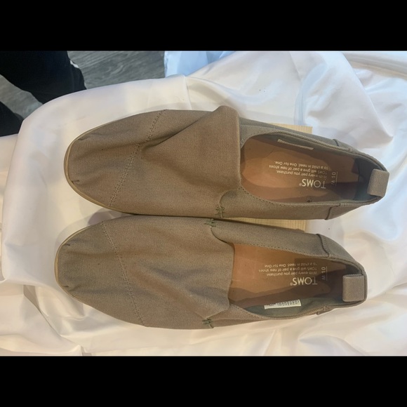 TOMS - Picture 8 of 9